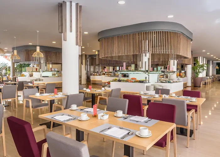 מלון Barcelo Bay - Adults Only 4*