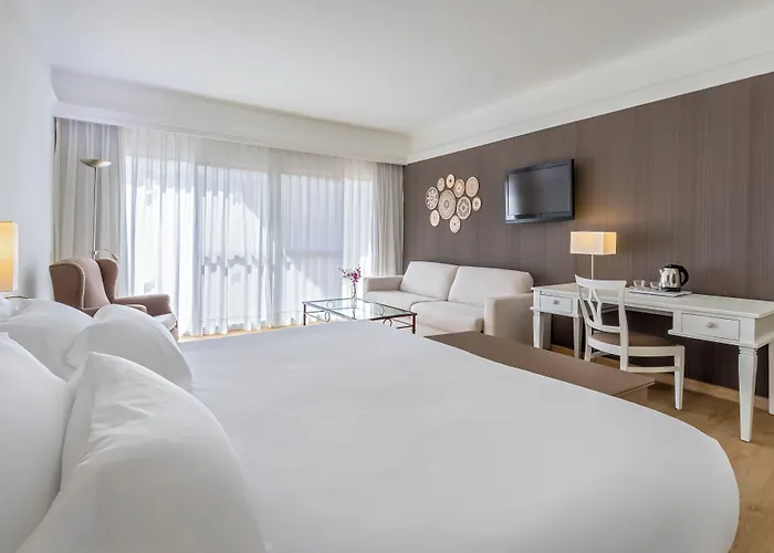 Barcelo Bay - Adults Only מלון 4*