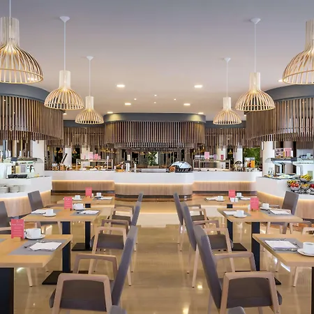 酒店 科拉莱霍湾巴瑟罗度假酒店-仅限成人