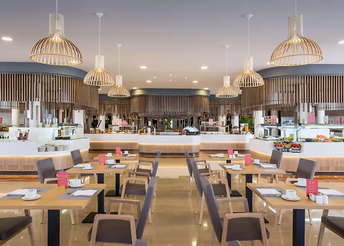 Hotel Barcelo Bay - Adults Only