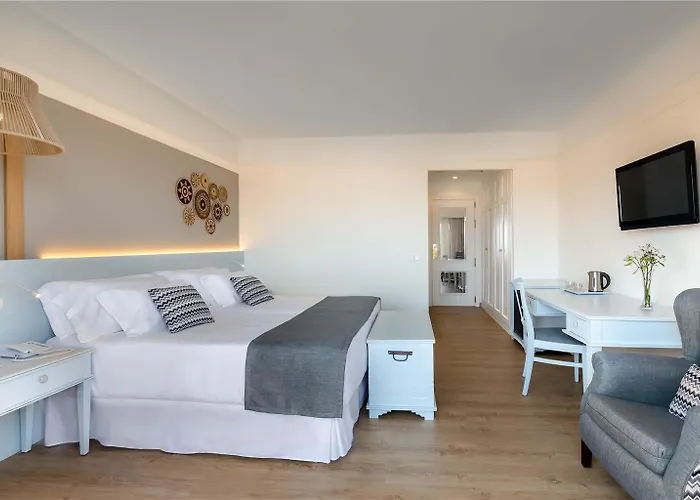 Barcelo Bay - Adults Only