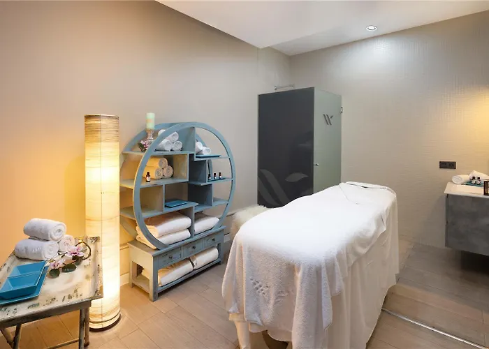 Barcelo Bay - Adults Only